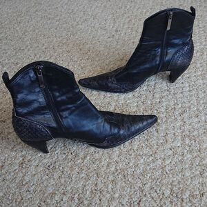Alberto Gozzi black leather western ankle boots size 6